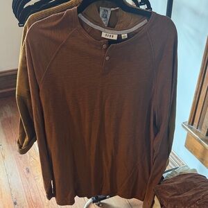 ROAM Long Sleeve Henley in Brown